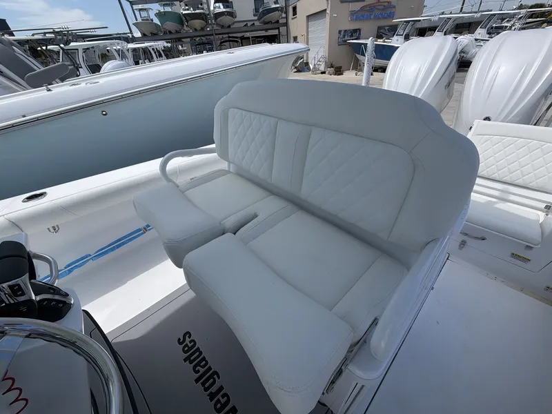 Slide: The Image of Everglades 273 Center Console 2026 - 19