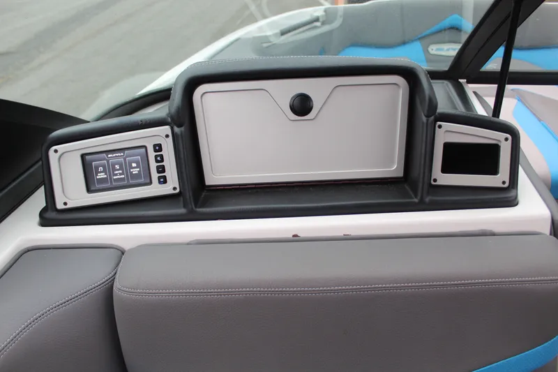 Slide: The Image of Supra SR 400 2020 - 12