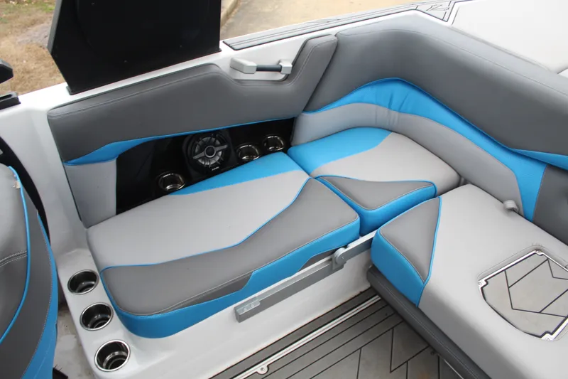 Slide: The Image of Supra SR 400 2020 - 15