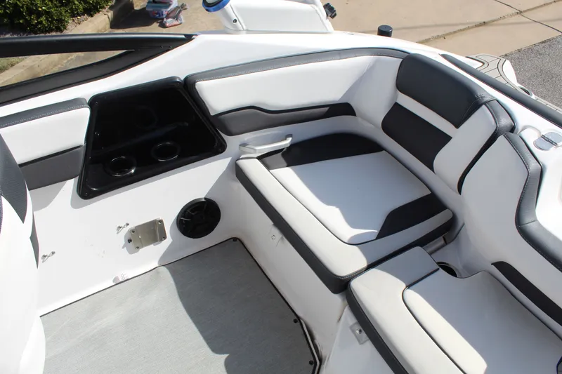 Slide: The Image of Yamaha AR195 2021 - 14