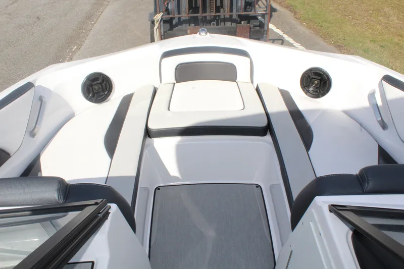 Slide: The Image of Yamaha AR195 2021 - 15