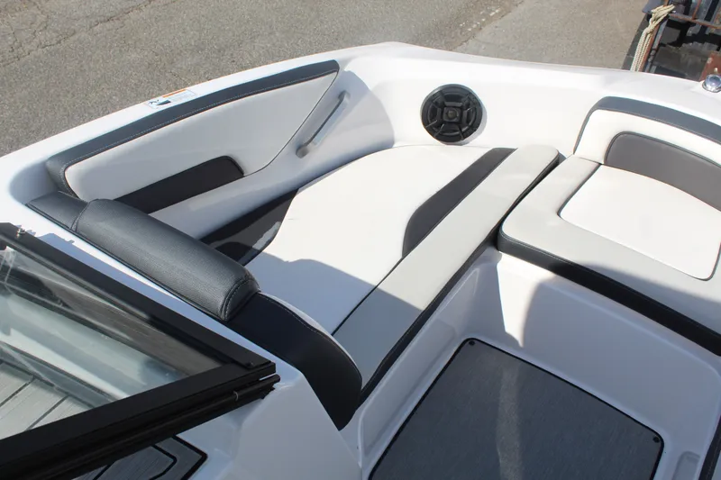 Slide: The Image of Yamaha AR195 2021 - 16