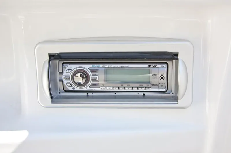 Slide: The Image of Hurricane SunDeck Sport 188 IO 2016 - 6