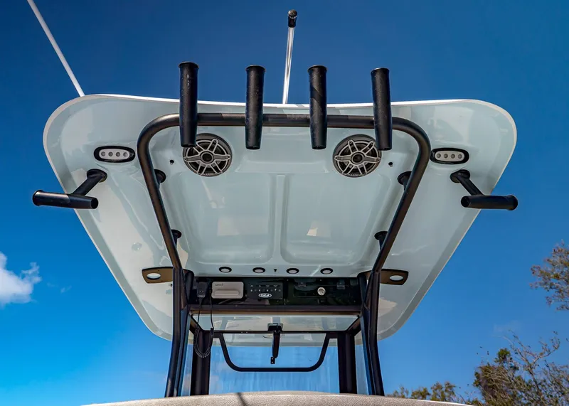 Slide: The Image of Sea Hunt Gamefish 27 Coffin Box 2026 - 17