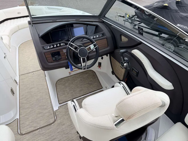 Slide: The Image of Cobalt R5 Surf 2019 - 11