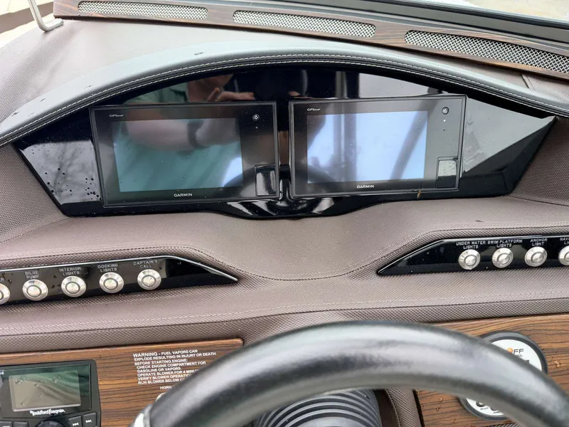 Slide: The Image of Cobalt R5 Surf 2019 - 12