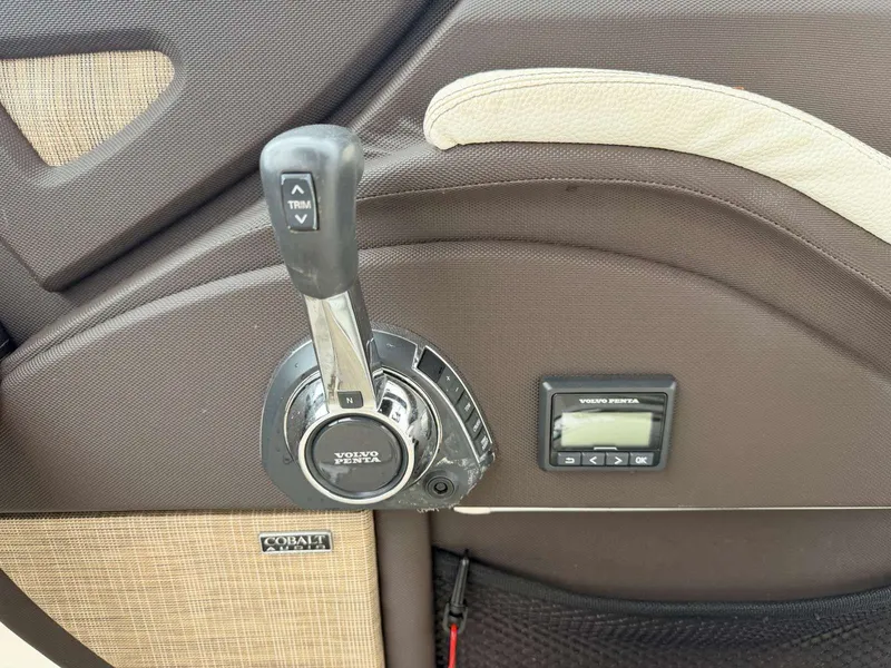 Slide: The Image of Cobalt R5 Surf 2019 - 14