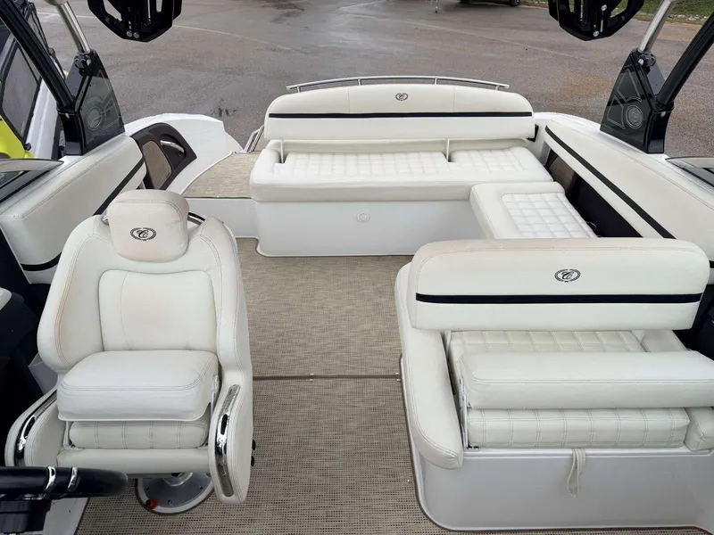 Slide: The Image of Cobalt R5 Surf 2019 - 21