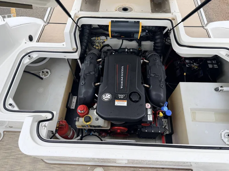 Slide: The Image of Cobalt R5 Surf 2019 - 23