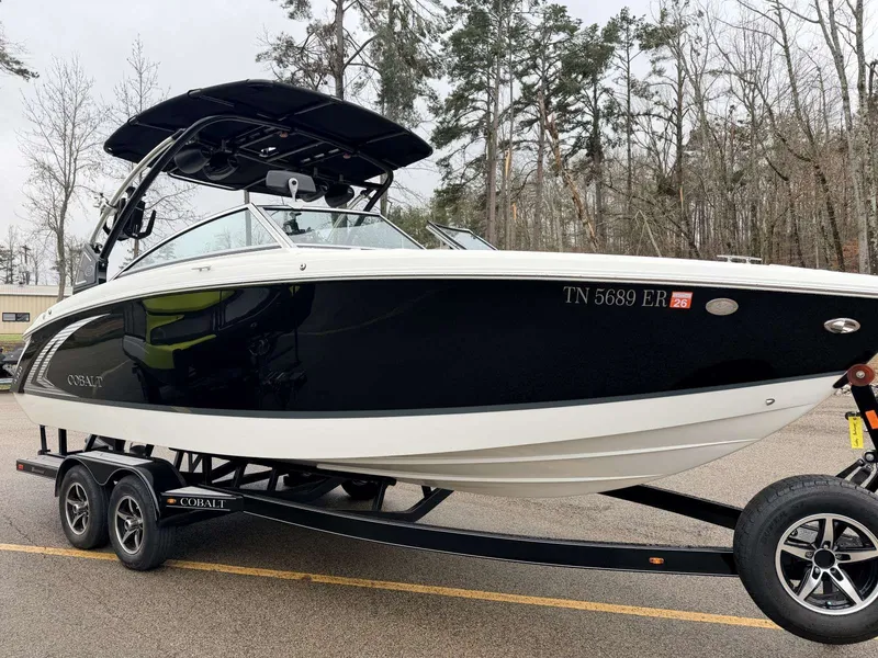 Slide: The Image of Cobalt R5 Surf 2019 - 3