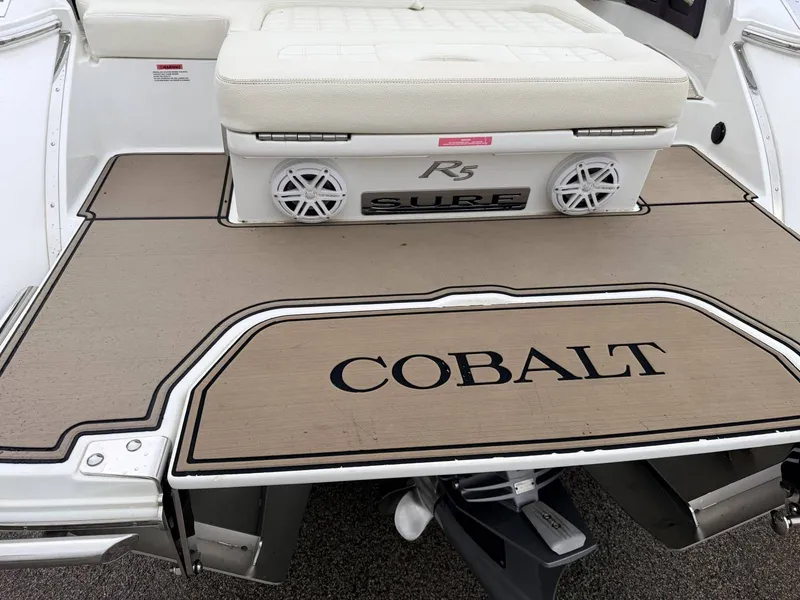 Slide: The Image of Cobalt R5 Surf 2019 - 7