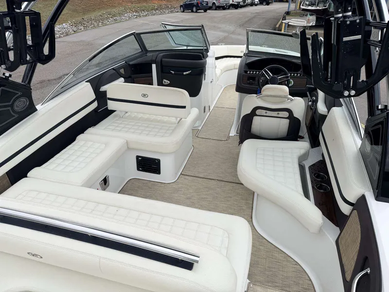 Slide: The Image of Cobalt R5 Surf 2019 - 9