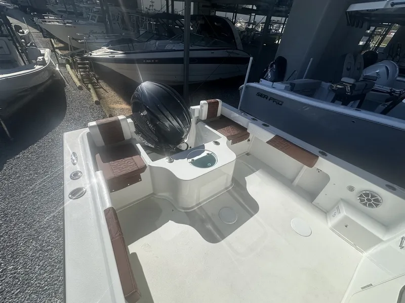 Slide: The Image of Parker Marine 217 Explorer WITH AC IN CABIN 2026 - 5