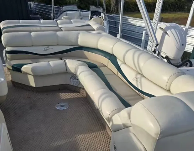 Slide: The Image of Interior of a 2001 Bennington 2050 LX pontoon boat. - 9