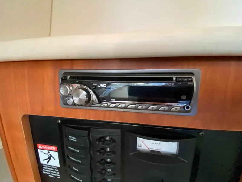 Slide: The Image of JVC car stereo in a 2003 Bayliner 265 yacht. - 25