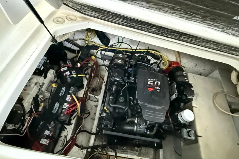 Slide: The Image of Engine compartment of a 2003 Bayliner 265 with MerCruiser 5.0 MPI engine. - 35