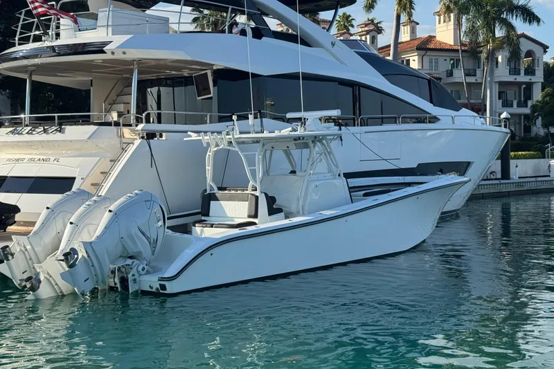 The Image of Yellowfin 39 Offshore 2014 - undefined