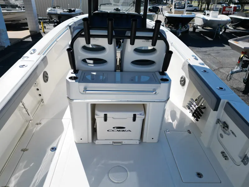 Slide: The Image of Cobia 285CC 2026 - 20