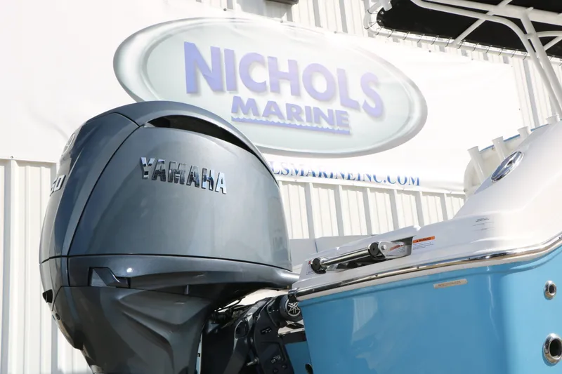 Slide: The Image of Robalo R200 Center Console 2026 with Yamaha engine at Nichols Marine. - 10