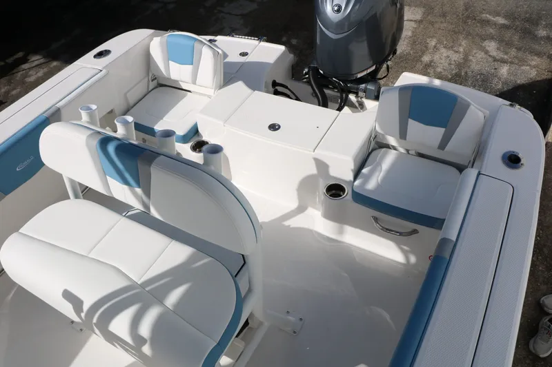 Slide: The Image of Interior view of 2026 Robalo R200 Center Console boat. - 28