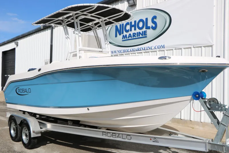 Slide: The Image of 2026 Robalo R200 Center Console boat at Nichols Marine. - 4