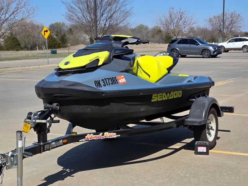 Slide: The Image of Sea-Doo GTI SE 130 2022 - 4