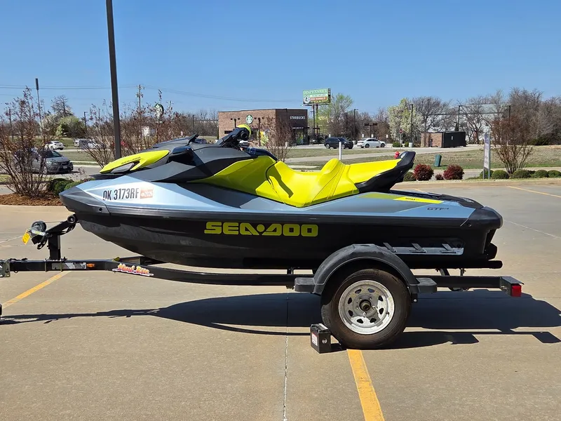 Slide: The Image of Sea-Doo GTI SE 130 2022 - 5