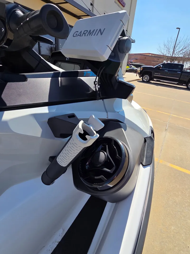 Slide: The Image of Sea-Doo FishPro Sport 170 iDF iBR Sound System 2024 - 13