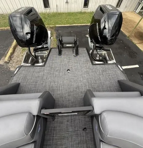 Slide: The Image of Viaggio By Misty Harbor D28UW A-T TW400 2026 - 12