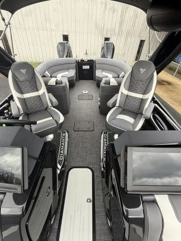 Slide: The Image of Viaggio By Misty Harbor D28UW A-T TW400 2026 - 5