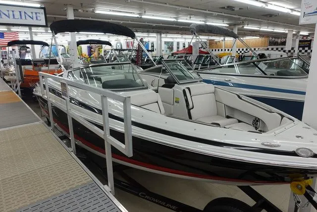 The Image of Crownline Boats 240 SS 2022 - undefined