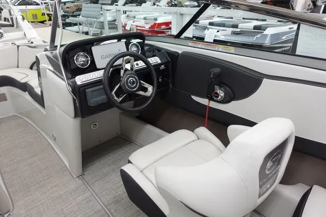 Slide: The Image of Crownline Boats 240 SS 2022 - 4