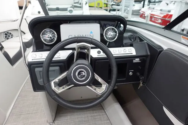 Slide: The Image of Crownline Boats 240 SS 2022 - 5