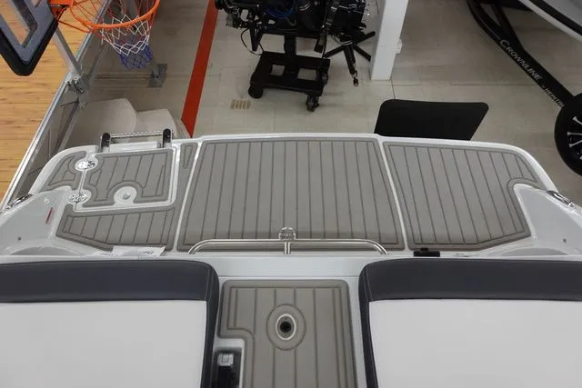 Slide: The Image of Crownline Boats 240 SS 2022 - 8