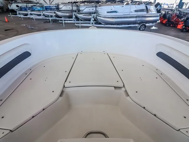 Slide: The Image of Bayliner T200CC 2021 - 12