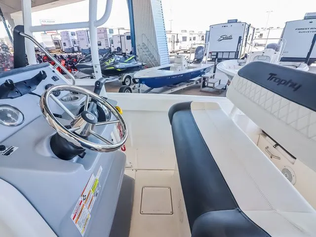 Slide: The Image of Bayliner T200CC 2021 - 14