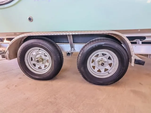 Slide: The Image of Bayliner T200CC 2021 - 18