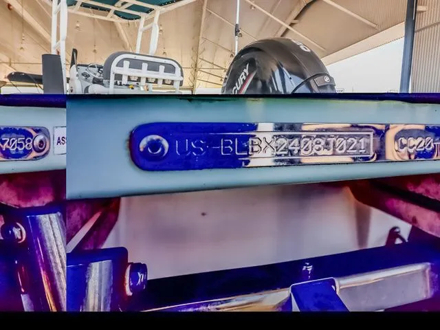 Slide: The Image of Bayliner T200CC 2021 - 19