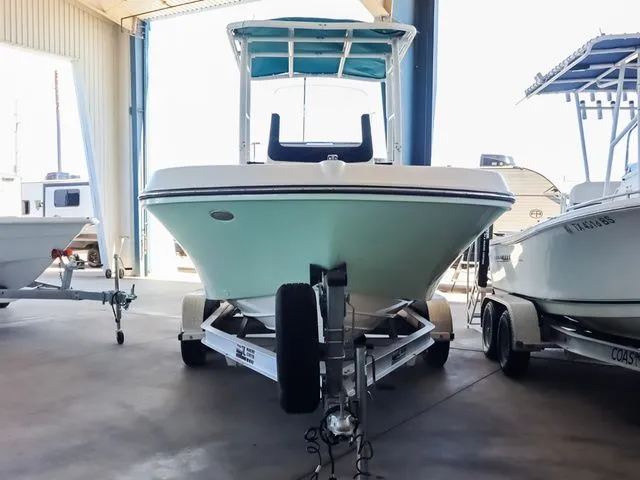 Slide: The Image of Bayliner T200CC 2021 - 2