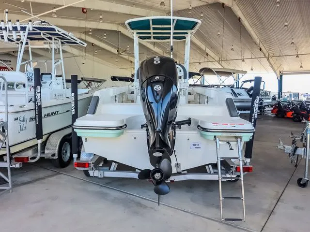 Slide: The Image of Bayliner T200CC 2021 - 5