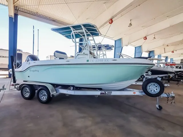 Slide: The Image of Bayliner T200CC 2021 - 7