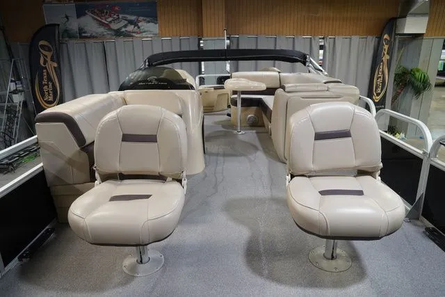 Slide: The Image of Sun Tracker Fishin' Barge 20 DLX 2018 - 11