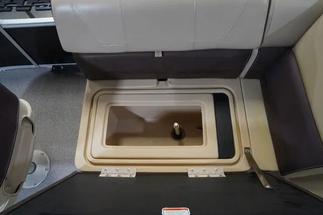 Slide: The Image of Sun Tracker Fishin' Barge 20 DLX 2018 - 14