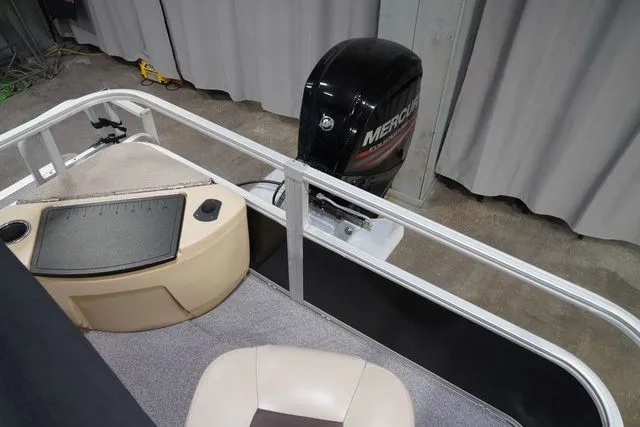 Slide: The Image of Sun Tracker Fishin' Barge 20 DLX 2018 - 22