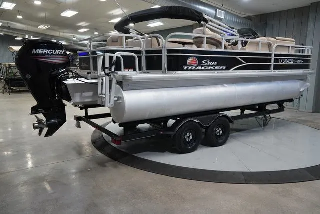 Slide: The Image of Sun Tracker Fishin' Barge 20 DLX 2018 - 7