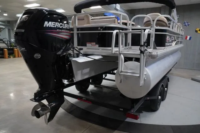 Slide: The Image of Sun Tracker Fishin' Barge 20 DLX 2018 - 8