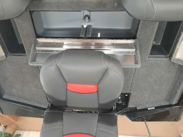 Slide: The Image of Tracker Pro Team 175 TF 2026 - 16