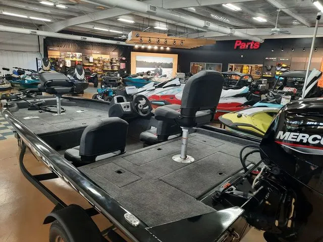 Slide: The Image of Tracker Pro Team 175 TF 2026 - 24