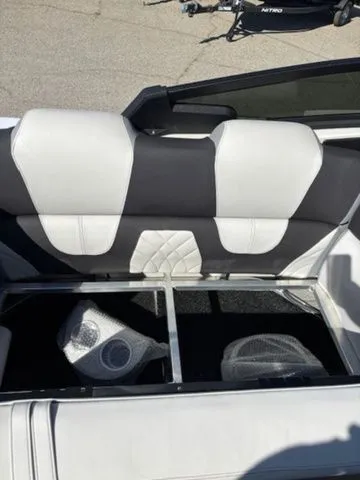 Slide: The Image of Avalon Carbon Series Excalibur Elite Windshield W/ 400HP 2025 - 9