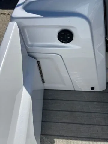 Slide: The Image of Avalon Excalibur Carbon Series Elite Windshield w/ 400HP 2025 - 24